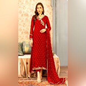 NWT GULIZAR is a luxury maroon color chiffon sequence embroidered 3pc suit small
